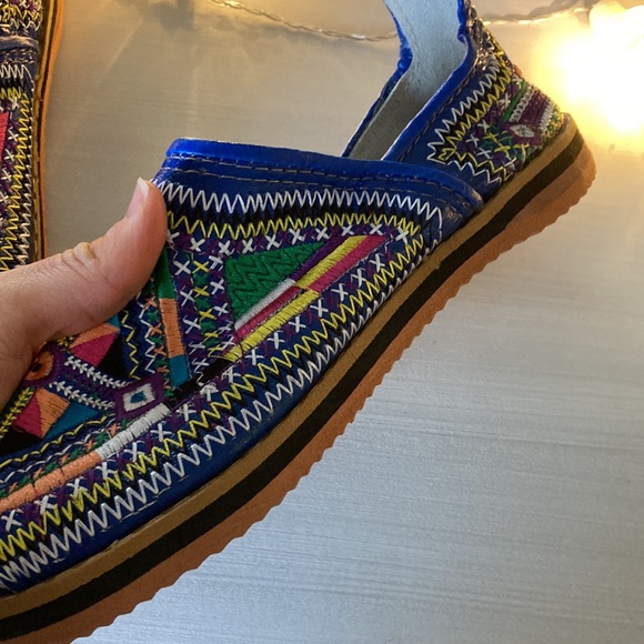 Handmade, hand stitched Moroccan flats - Picture 7 of 7